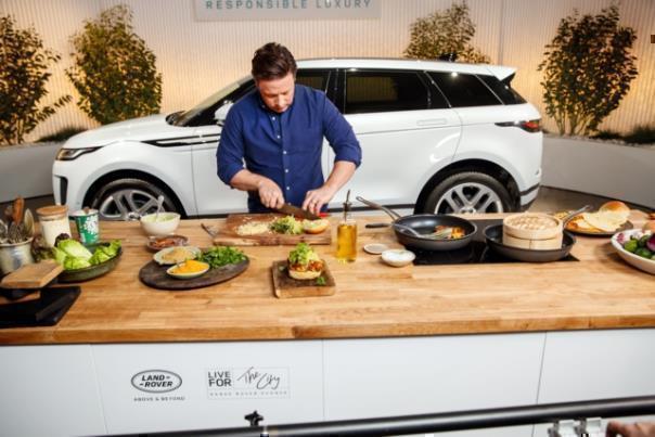 JAMIE OLIVER SPICES UP LONDON’S BRICK LANE IN THE NEW RANGE ROVER EVOQUE